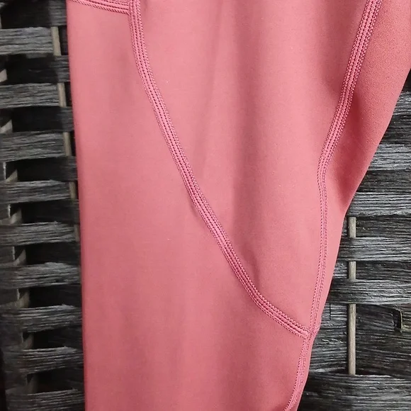 ZYIA Women's Brick Red High Rise Cropped Leggings SZ 6-8 - Picture 7 of 7